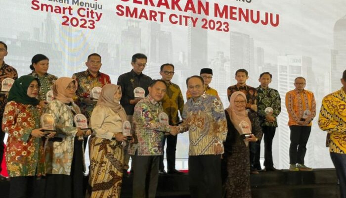 Pemkab Barsel Terima Penghargaan Smart City 2023 dari Kemenkominfo