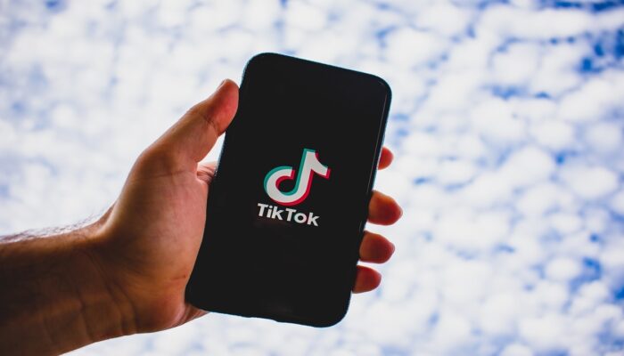 Panduan Lengkap Mengirim Video di Komentar TikTok agar Masuk FYP