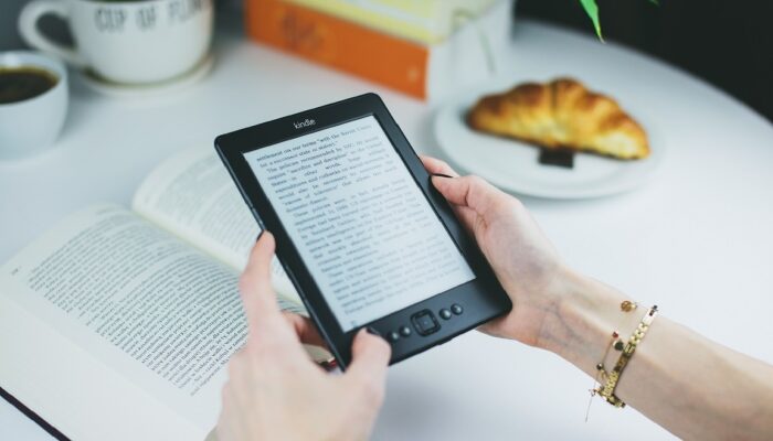 Rekomendasi 6 Aplikasi Baca Ebook Terbaik untuk Anda