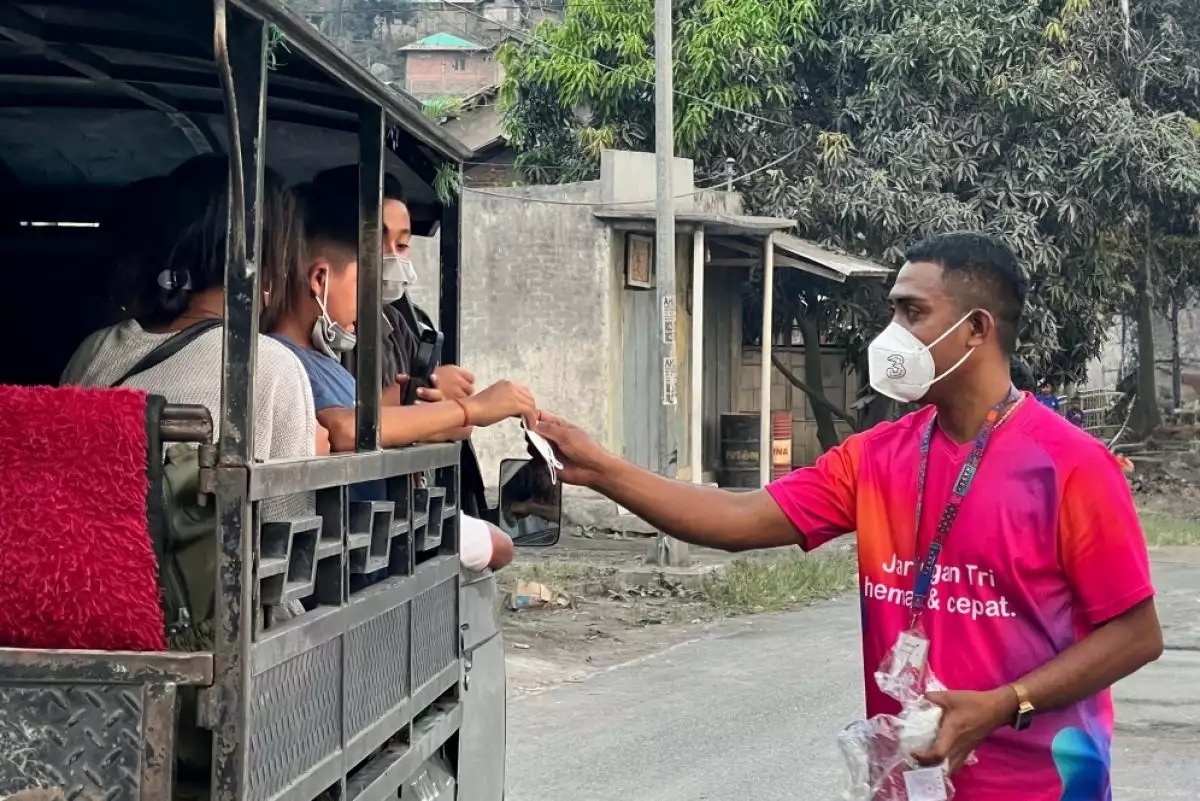 Indosat Dukung Pemulihan Korban Erupsi Gunung Lewotobi dengan Layanan Telekomunikasi Gratis